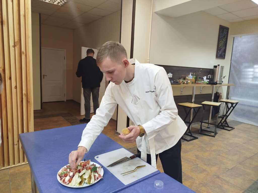 Перше заняття гуртка «Taste & Space» у новому навчальному році!